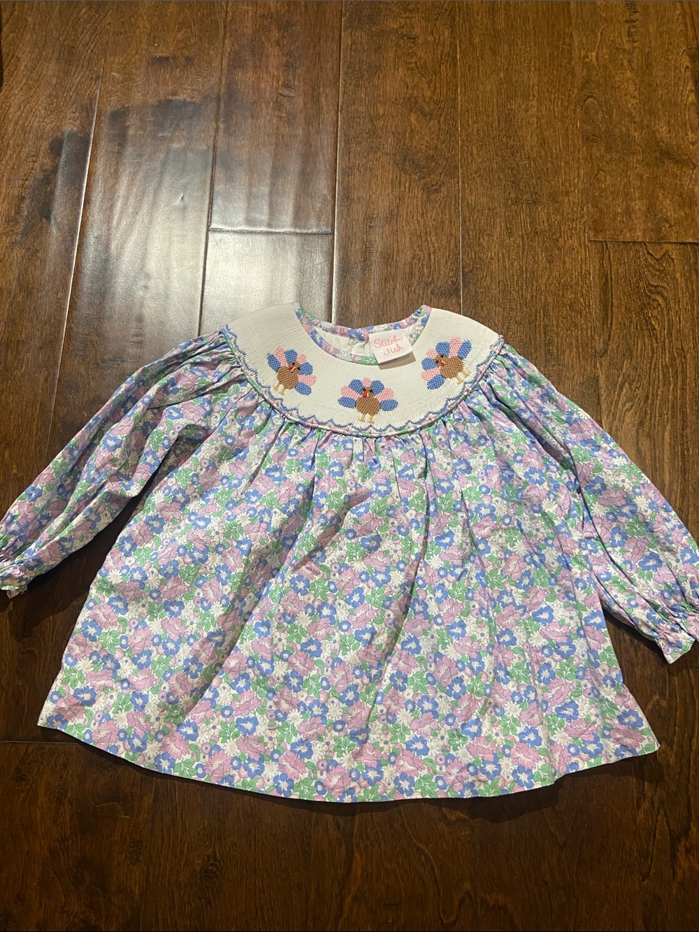 Stitchy Fish Baby girl tunic /top SZ 2T Turkeys floral smocked holiday fall